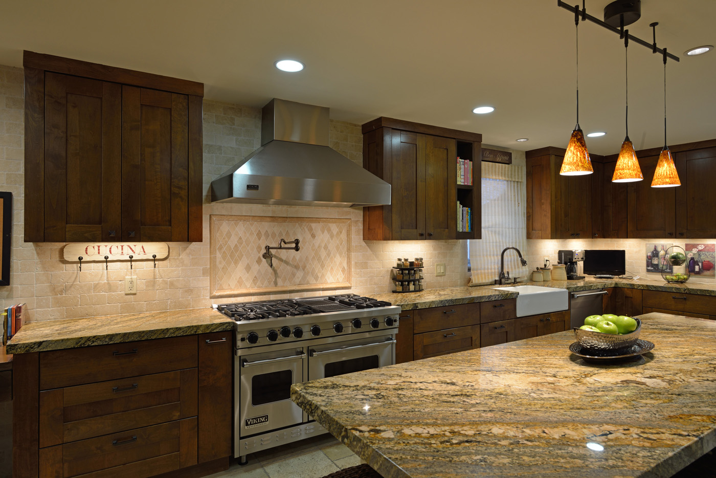 CONTACT THE ELSTONS Elston & Elston A Real Estate Partnership